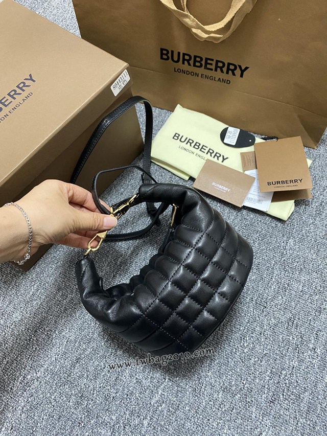 Burberry專門店新款絎縫腰包 巴寶莉羔羊皮新月形斜挎腰包 yxb1131